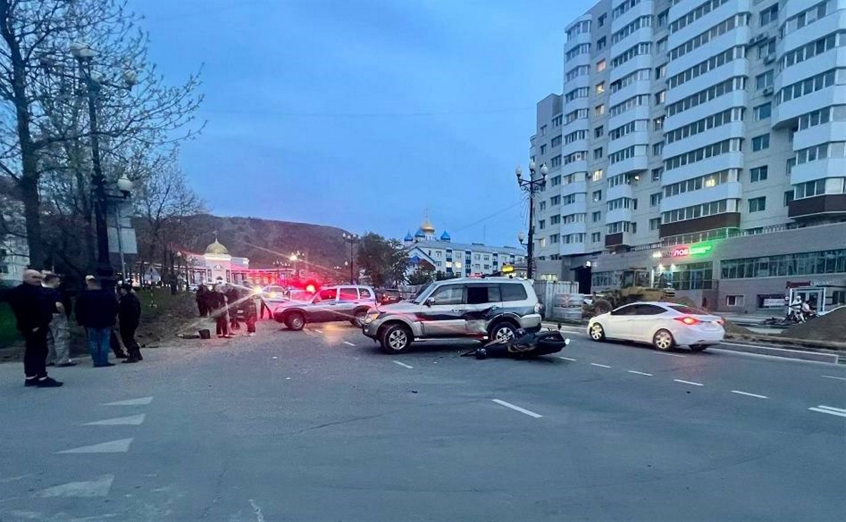 Пассажирка мотоцикла погибла после столкновения с внедорожником в Южно- Сахалинске - Новости Сахалинской области. Происшествия - astv.ru