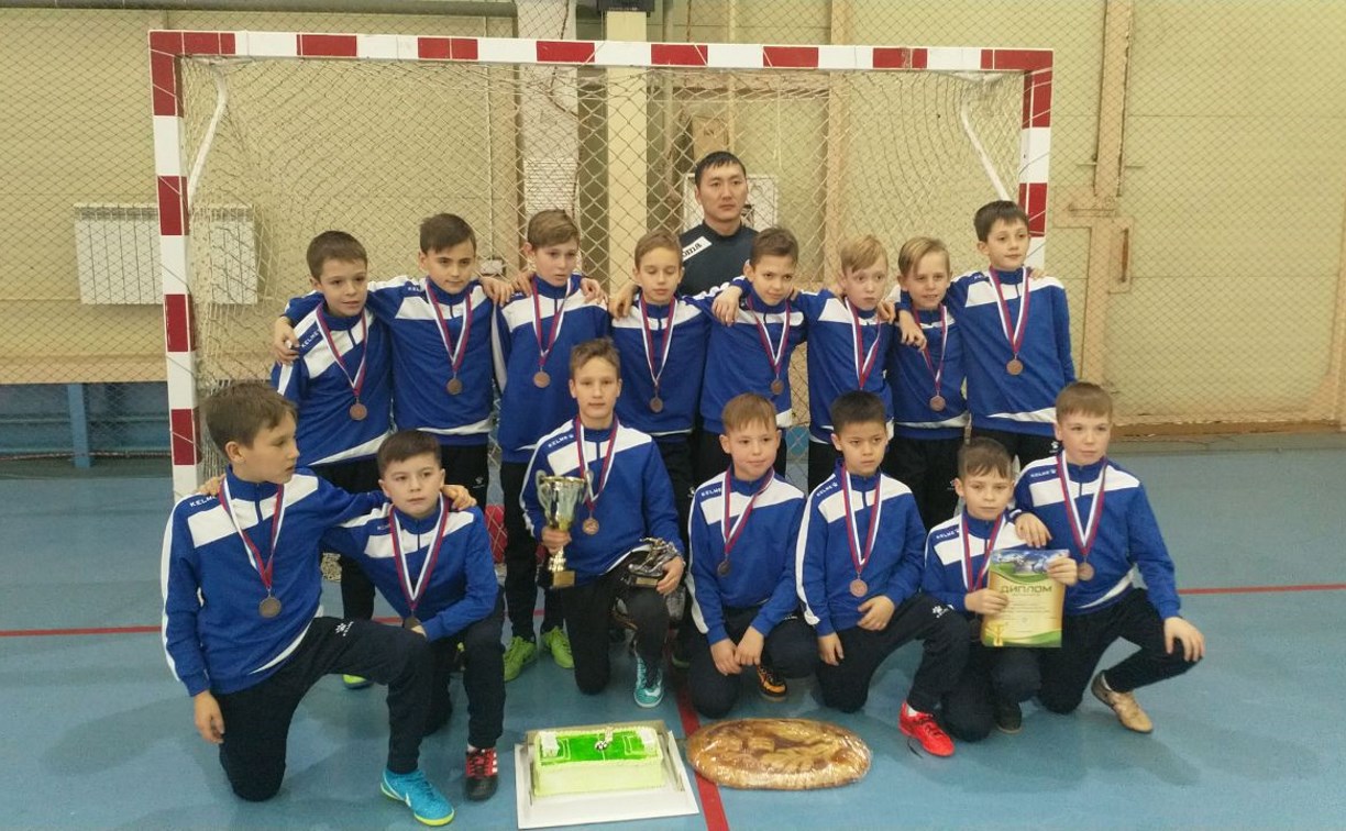 Сахалинские футболисты заняли третье место дальневосточного турнира