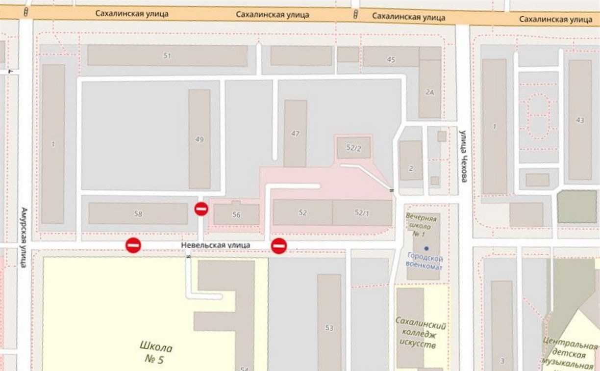 Для движения транспорта закрыли участок улицы Невельской в Южно-Сахалинске 