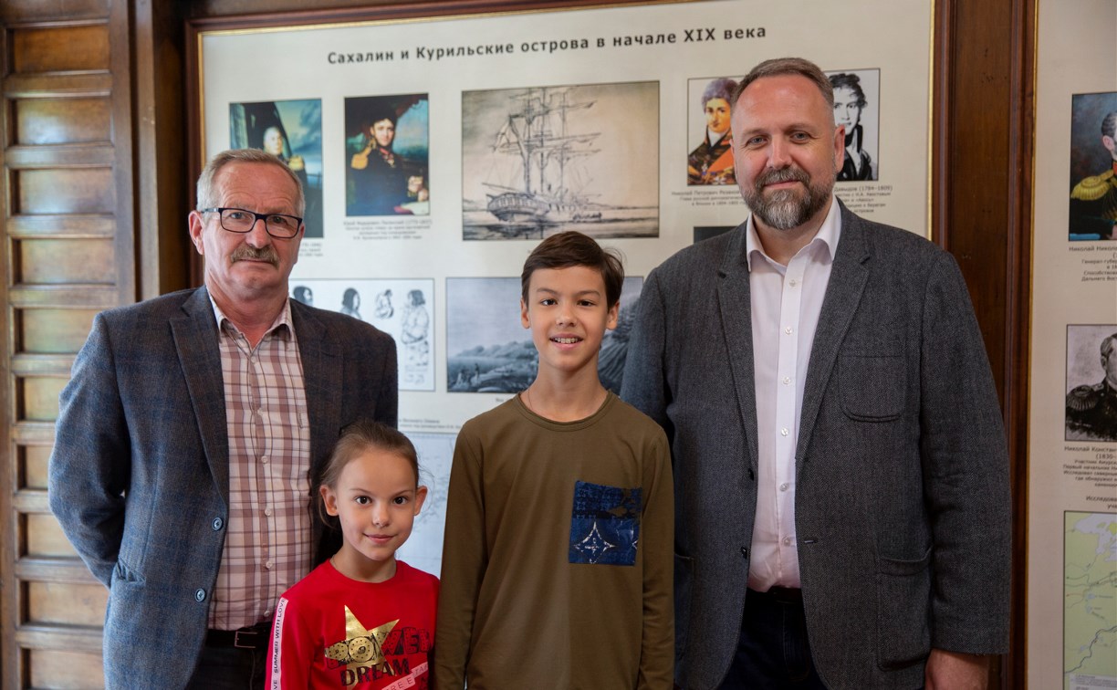 Дальние родственники Юрия Лисянского, побывавшего на Сахалине с Крузенштерном, посетили остров