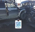Пенсионер на "Сафари" побил два автомобиля в Южно-Сахалинске