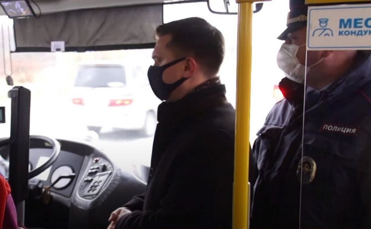 Соблюдение масочного режима в автобусах проверили в Южно-Сахалинске