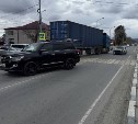 "Проезд затруднен": у аэропорта в Южно-Сахалинске столкнулись Toyota Land Cruiser и Subaru