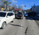 Очевидцев ДТП с тремя авто ищут в Южно-Сахалинске