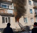 Пять человек эвакуировали при пожаре в жилом доме в Шахтёрске
