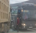 Пассажирский автобус с людьми попал в серьёзное ДТП на юге Сахалина