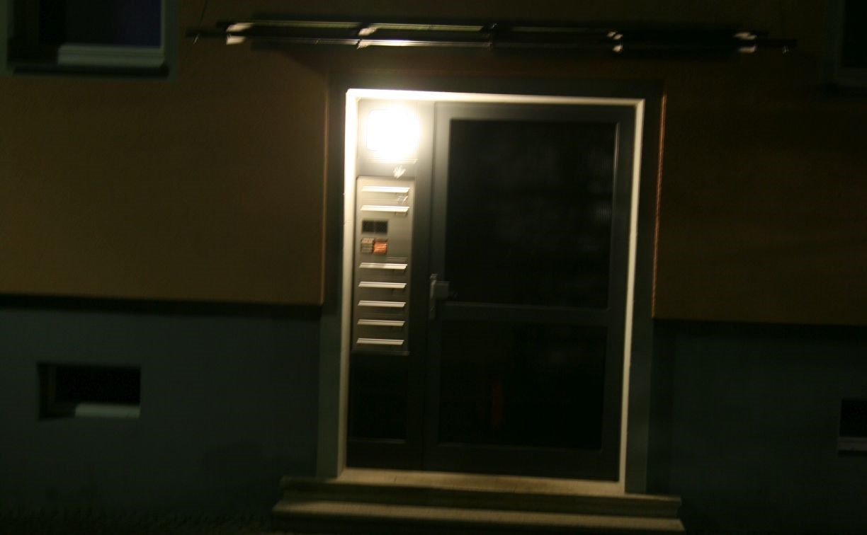 Почти 1,4 млн рублей потеряла сахалинка во время "установки домофона"