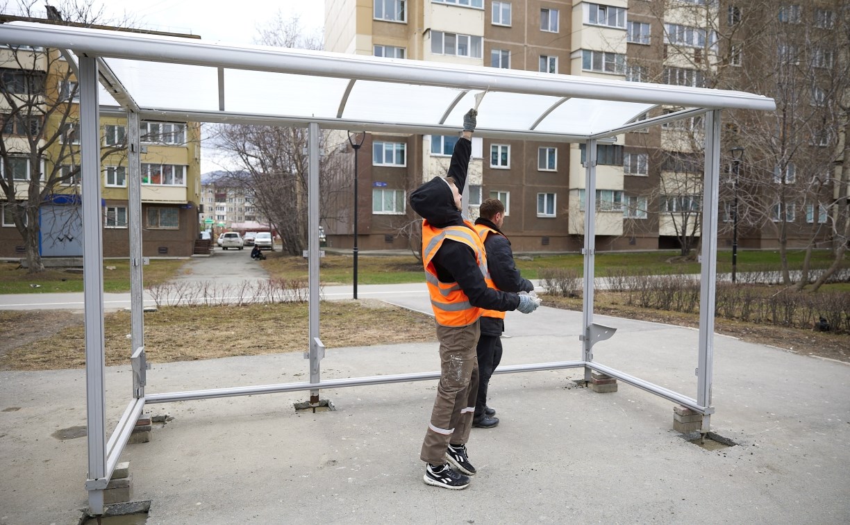 Десятки автобусных остановок заменят в апреле и мае в Южно-Сахалинске