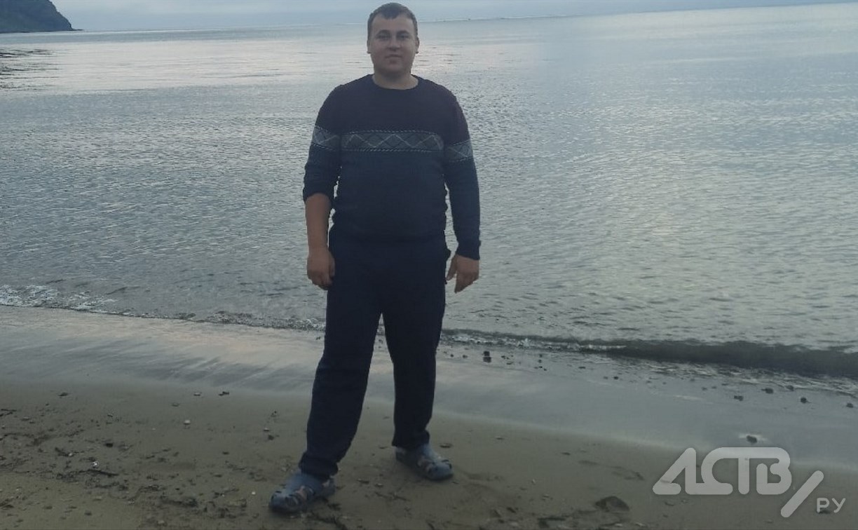 Молодого сахалинца, подозреваемого в краже автомобиля, ищет полиция 