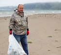 Больше 20 «кубов» мусора убрали с пляжа в Невельском районе