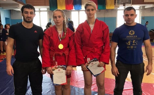 Сахалинские самбистки выступят на чемпионате России Сахалинские самбистки выступят на чемпионате России