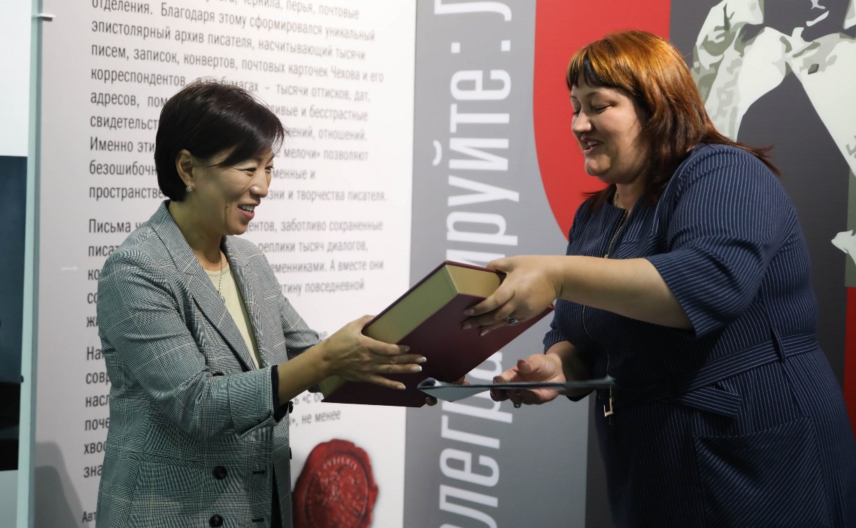 100 человек получат годовые семейные абонементы в музей книги Чехова