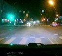 Гонки двух легковушек по ночному Южно-Сахалинску попали на видео