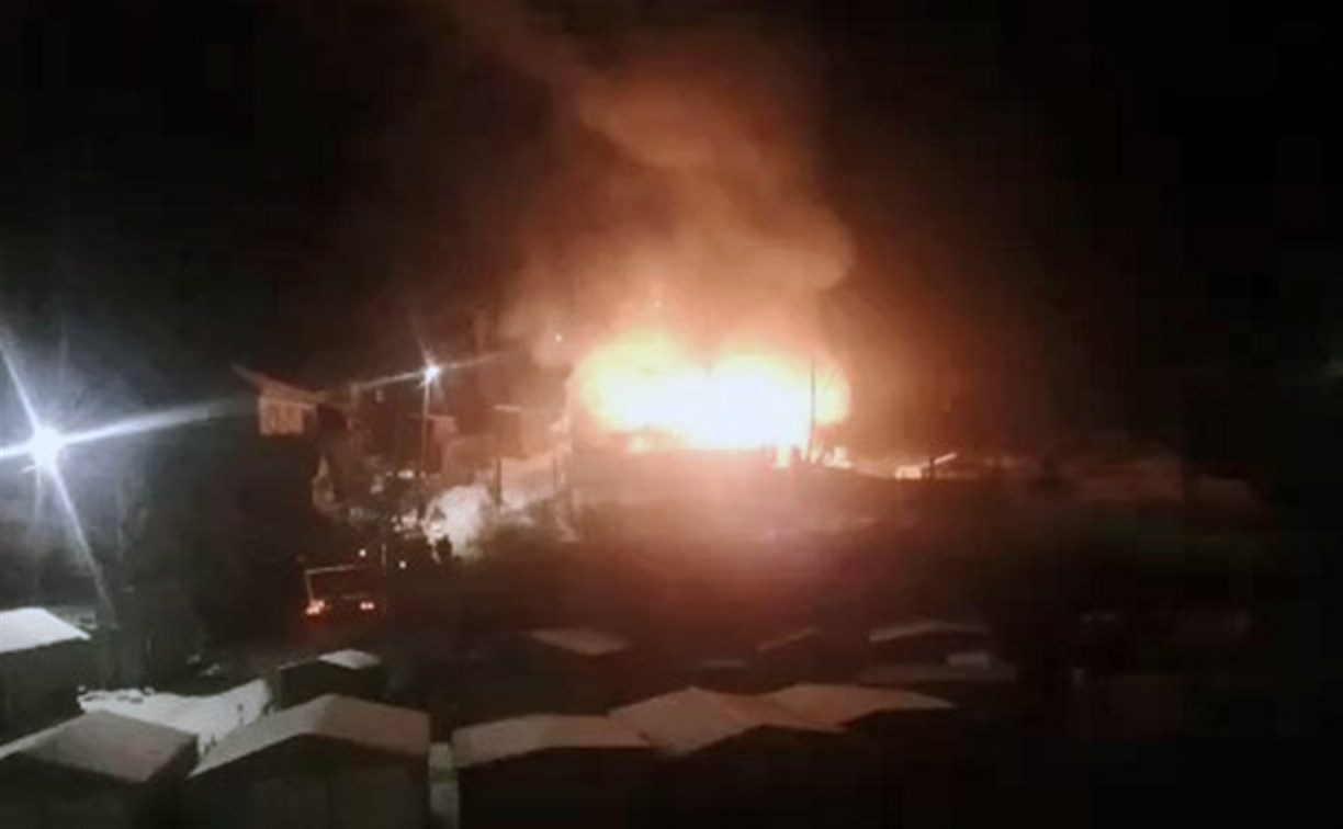 В Макарове под душераздирающие крики сгорел частный дом