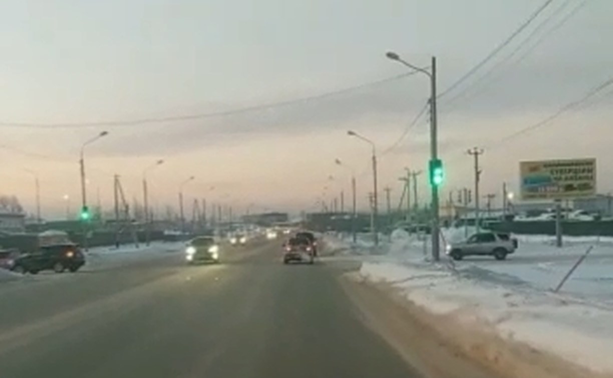 Подсказок не будет: в мэрии Южно-Сахалинска прокомментировали просьбу поставить знаки у нового светофора