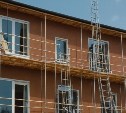 Мастера по ремонту подозревают в краже строительных лесов у южносахалинки