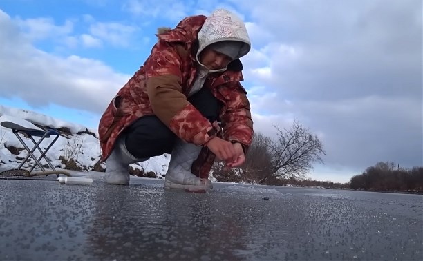 Рыбачка на Сахалине случайно заметила, как на Тыми едва не утонул подросток