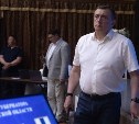О качественном образовании, ремонте дорог и экологии спросили жители Углегорского района у Валерия Лимаренко
