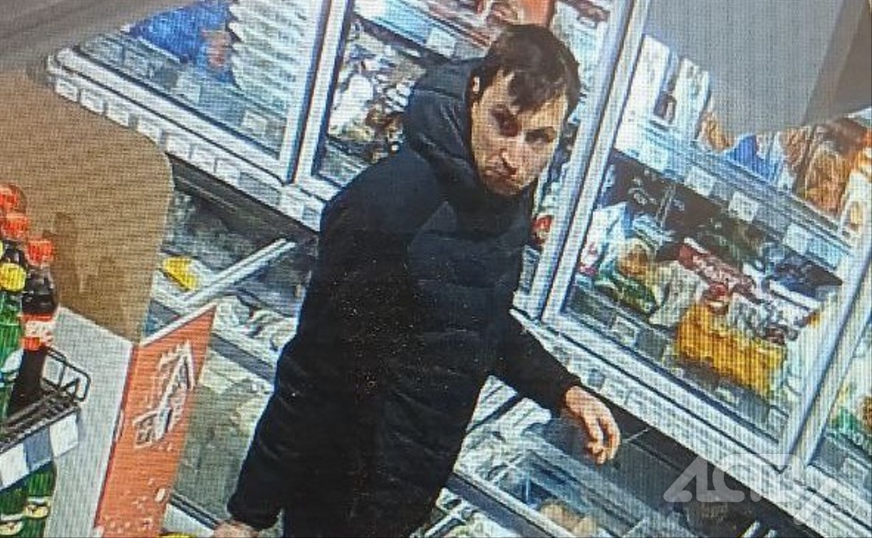Неизвестный набрал корзину продуктов и сбежал из супермаркета в Южно-Сахалинске