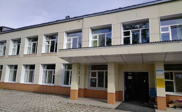 В сахалинской школе перед 1 сентября прорвало трубы