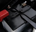 Житель Новотроицкого снял аккумуляторы с легковушки и кран-балки