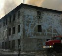 Расселенный дом горел в Корсакове