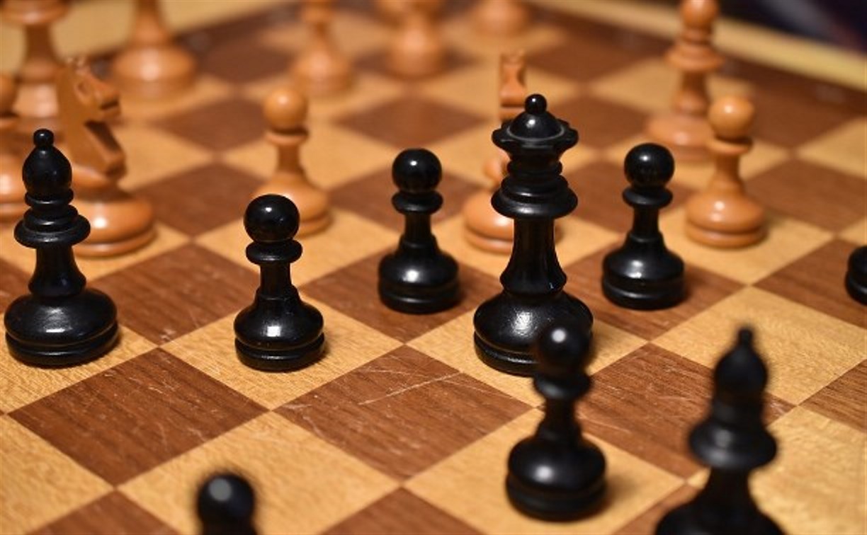 Корсаковец стал победителем первенства островного региона по шахматам среди ветеранов