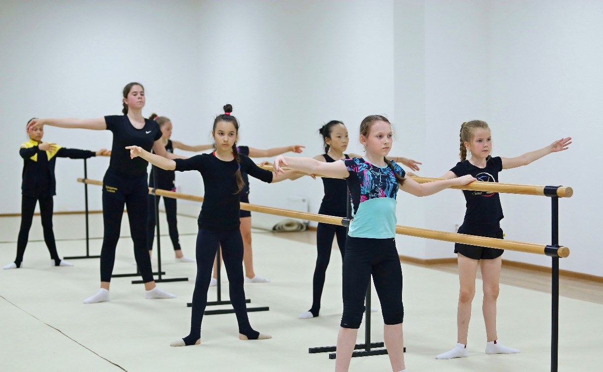 Юным сахалинцам предлагают заниматься художественной гимнастикой