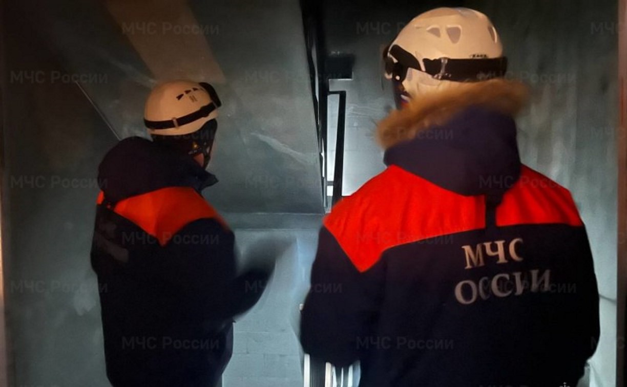 Пожар в многоэтажке тушили в Макарове Пожар в многоэтажке тушили в Макарове