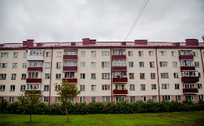 В Южно-Сахалинске продолжаются работы по ремонту фасадов жилых домов