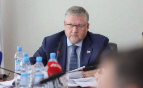 Политика и экономика