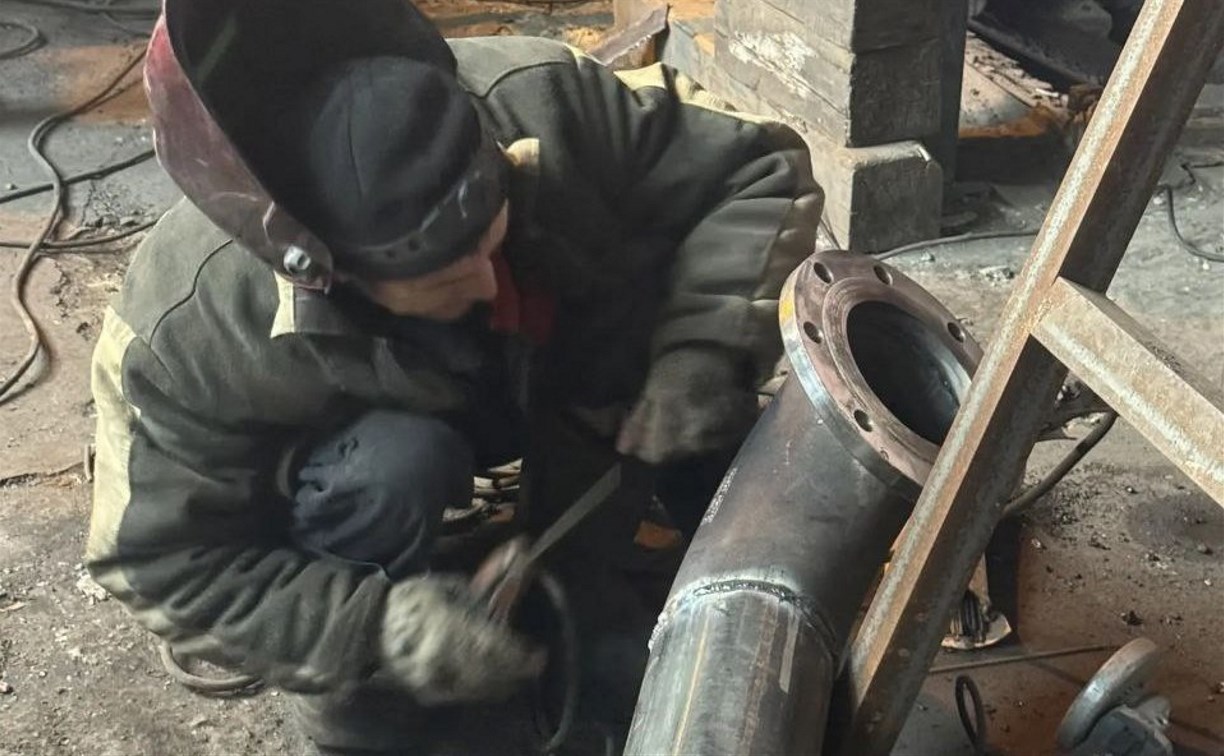 В котельной Смирныховского района устанавливают новые котлы на твердом топливе