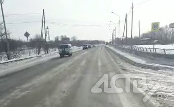 Сахалинец получил штраф ГИБДД из-за "хитрой" разметки на трассе