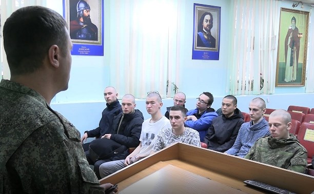 Первую партию сахалинских призывников отправили на службу: куда они поедут