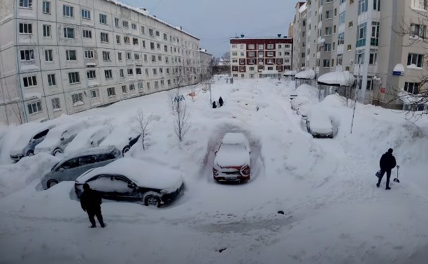 Многодневная метель за 5 минут: сахалинцы сняли залипательное видео про жизнь одного двора