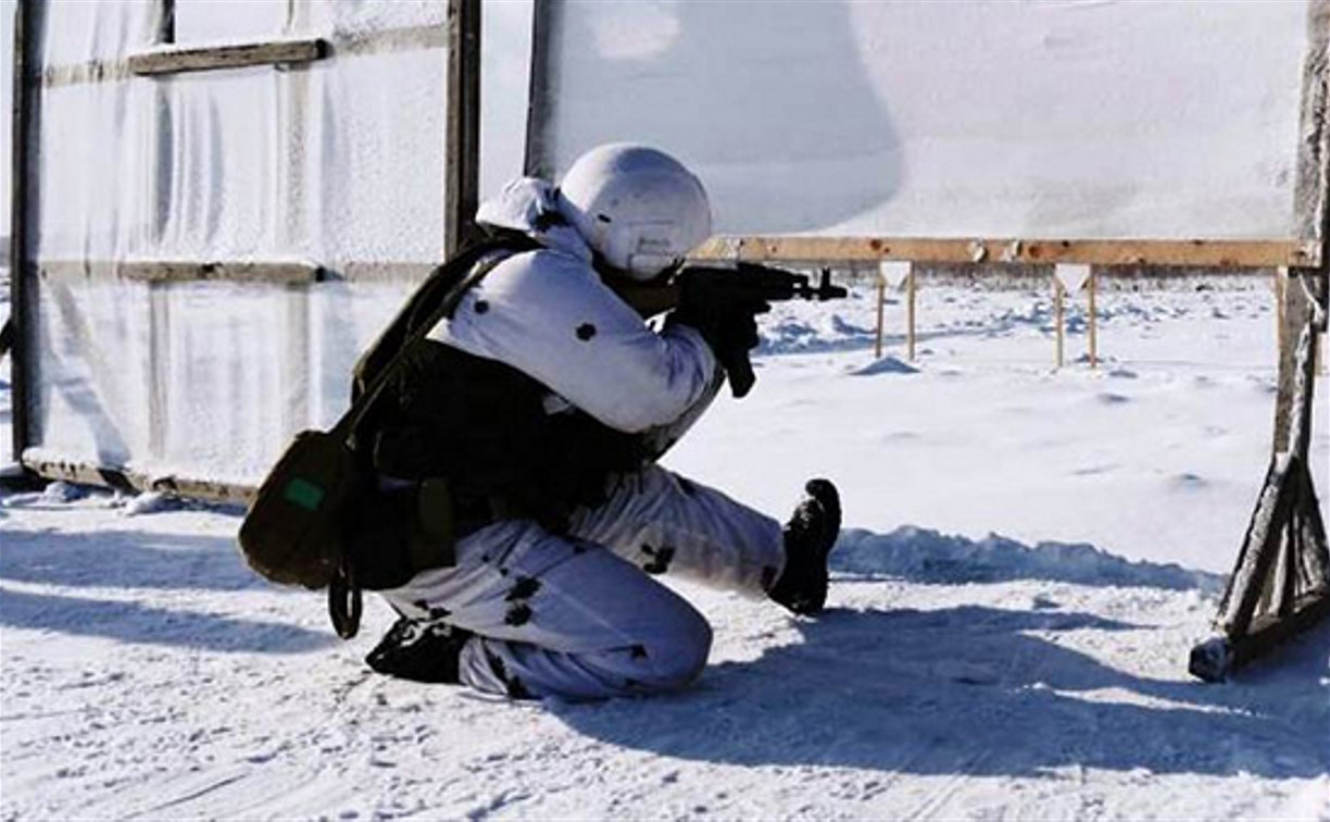 Мобилизованные сахалинцы совершенствуют навыки скоростной стрельбы