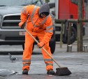 Дворники и токари рвут рынок: летние зарплаты взлетели на треть и больше