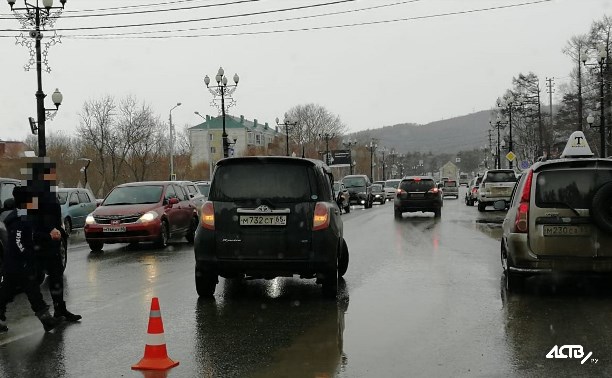 Toyota Ractis сбила подростка в Южно-Сахалинске