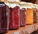 Опасная закрутка: россиян предупредили о смертельной угрозе домашних консервов