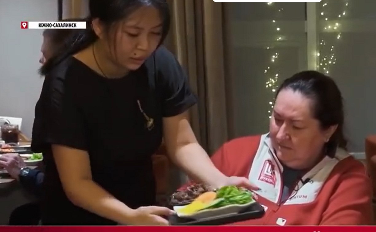 Сахалин угощает чемпионов: участники первенства России по лыжным гонкам познакомились с островной кухней