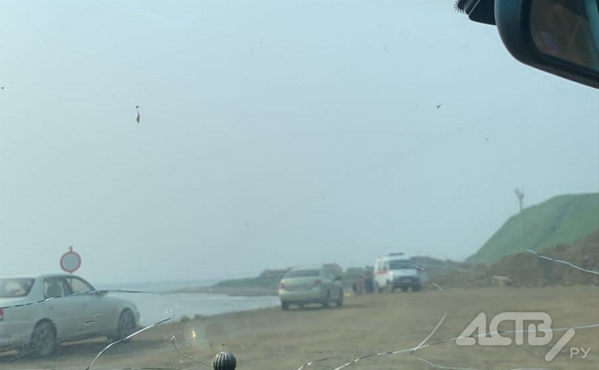 Очевидцы: трёх детей на резиновом плавсредстве унесло в море на Сахалине