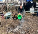 Штраф до 15 тысяч рублей: сахалинку накажут за разведенный во дворе частного дома костер