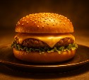 Что нас толкает к бургеру: врачи объяснили, почему вечером хочется фастфуда
