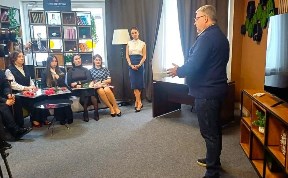 Политика и экономика