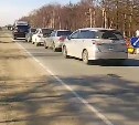 "Скорая и автобусы не могут проехать": многокилометровая пробка растянулась на долинской трассе