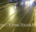 В Южно-Сахалинске внедорожник снёс на дороге столб со знаком