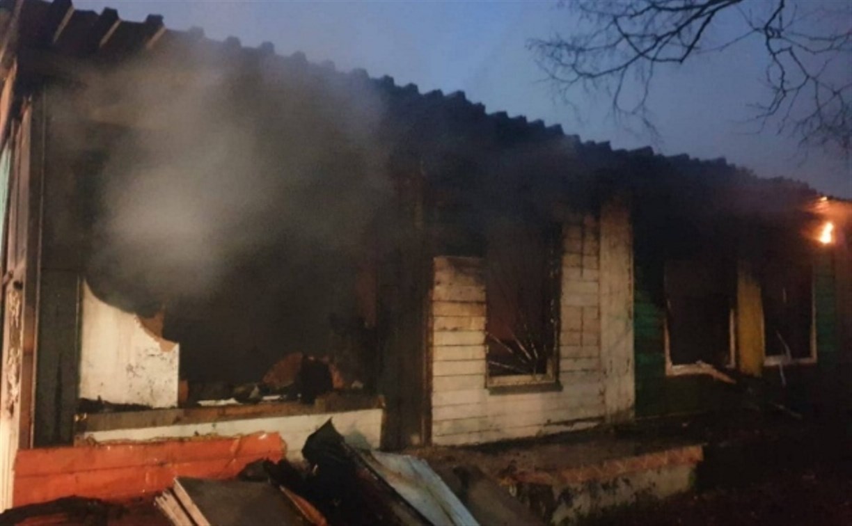 Владельцы одной из квартир в сгоревшем доме в Южно-Сахалинске не обращались за выплатами