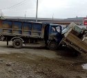 Очевидцев столкновения двух грузовиков ищут в Южно-Сахалинске