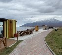 В селе Горном завершается бетонирование проездов и обновлены фасады домов