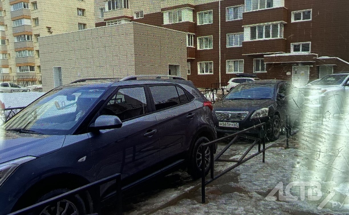 Неизвестный столкнулся с Hyundai Creta и скрылся с места ДТП в Южно-Сахалинске